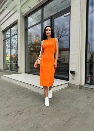 Силуэтное платье сарафан меди в рубчик со швами наружу оранжевое красиво подчеркнут фигуру4 фото