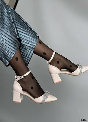 Жіноче взуття, туфлі жіночі з ремінцем