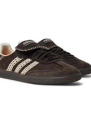 Кроссовки adidas white with pink stripes black women blue