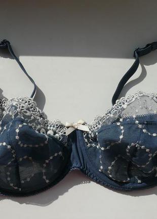 Бюстгальтер з м'якими чашечками з 85