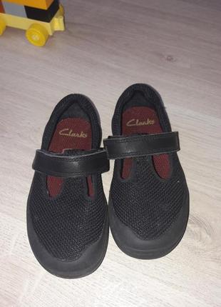 Детские тапочки 24р clarks