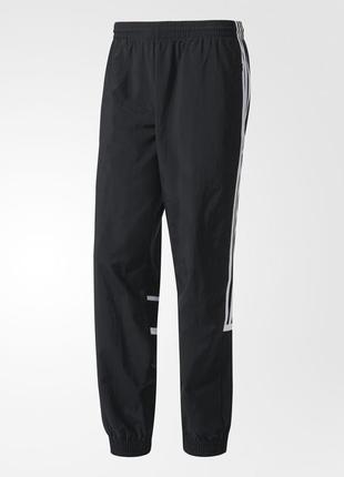 Брюки спортивные демисезонные sri adidas originals clr84 woven tp5 фото