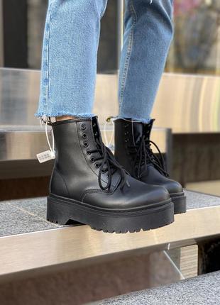 Жіночі ботинки мартінси на платформі dr.martens jadon black6 фото