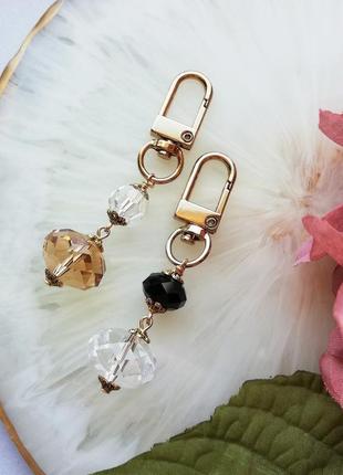 Брелок-карабін з намистинами swarovski elements 2 шт комплект
