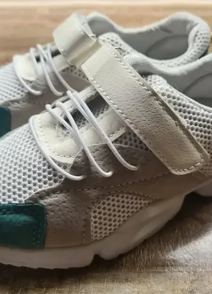 Детские кроссовки  размер 29-18см.