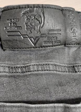 Джинси diesel.