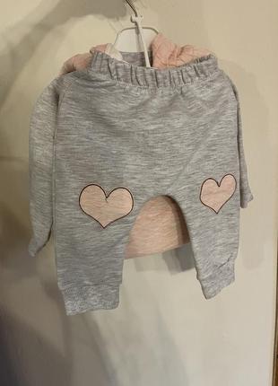 Костюмчик на девочку размер 6-9 месяцев