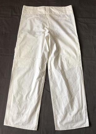 Белые тонкие брюки карго. франция.7 фото
