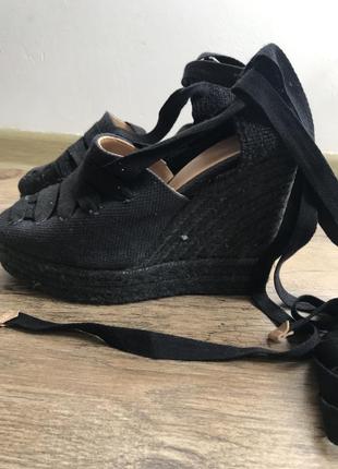 Босоножки, туфли, платформа, 38 черные, на шнурках1 фото