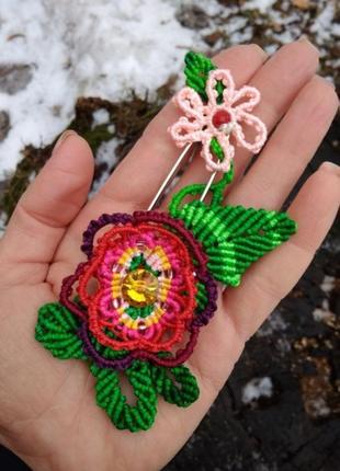 Брошка макраме весняна