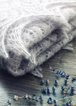Ажурный палантин жемчужно-серый
