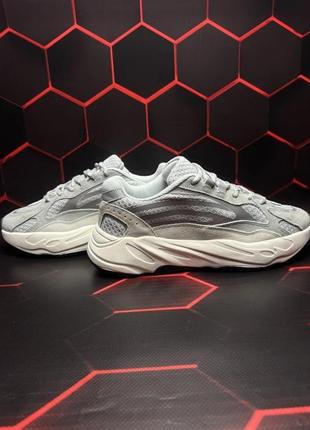 Adidas yeezy 700 v2 static 44