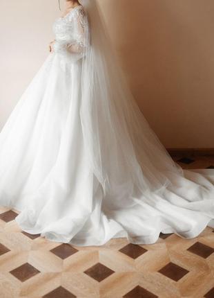 Весільна сукня , шлейф , довгі рукава s3 фото