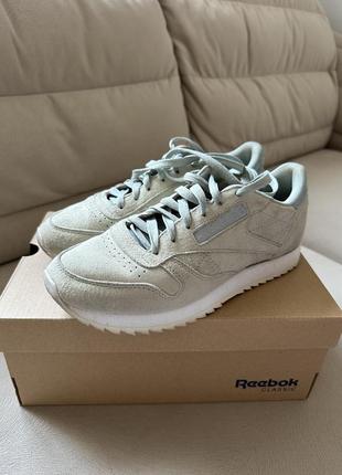 Женские кроссовки reebok