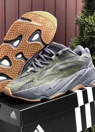 Adidas yeezy boost 700 v2 vanta3 фото