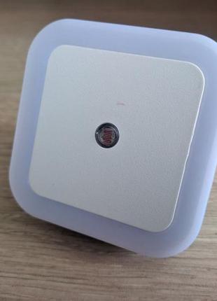 Светодиодный ночник с датчиком света, светильник в розетку