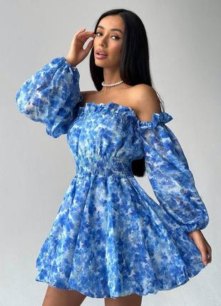 Повітряна коротка сукня з об'ємними рукавами і відкритими плечами блакитна жіноче підліткове приталене міні плаття