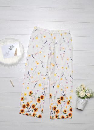 Красиві котонові штани в квітковий принт f&f.