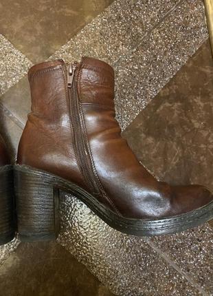 Сапоги кожаные на каблуке в стиле zara коричневые женские ботильоны ботинки весна осень5 фото