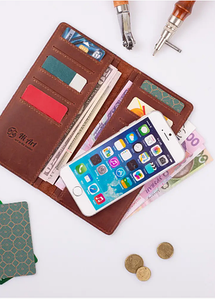 Зносостійкий шкіряний гаманець коньячного кольору на 14 карт
