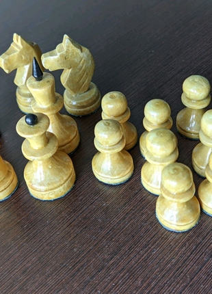 Дерев'яні шахи1 фото