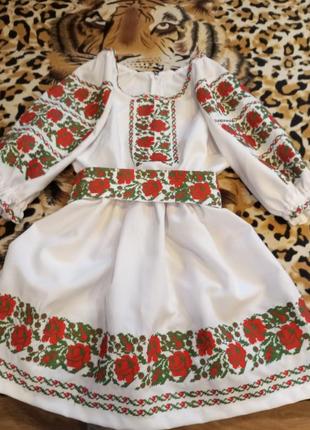 Плаття вишиване для дівчинки
