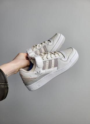 Женские кроссовки adidas forum beige1 фото