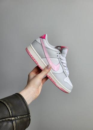 Жіночі кросівки nike sb dunk low pink grey3 фото