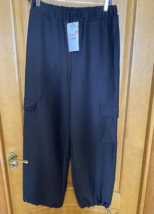 Новые чёрные очень модные стильные широкие брюки карго снизу на кулисках 46-50 р7 фото
