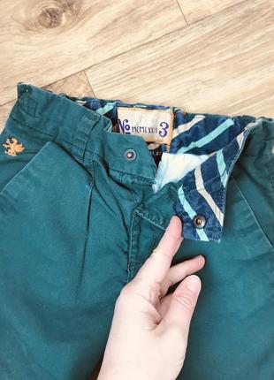 Стильные брюки р. 98-104 на 3 -4 г. с косыми карманами, изумрудные, хлопок6 фото