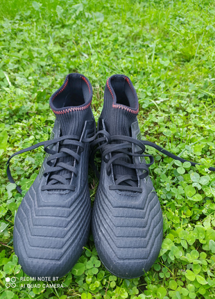 Продам нові adidas predator 18.3