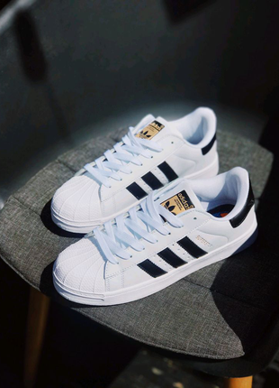 Adidas superstar