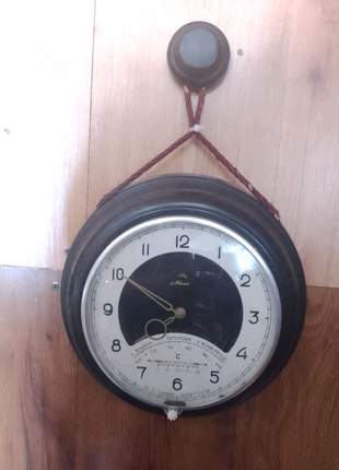 Механічний годинник маяк з барометром1 фото