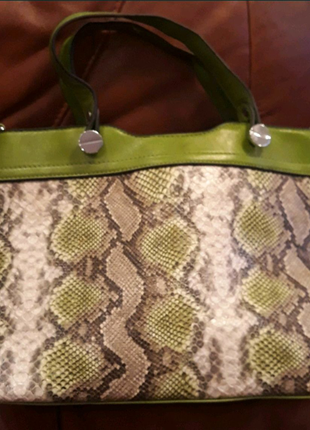Стильна модна сумка під шкіру змії зеленого кольору2 фото
