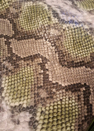 Стильна модна сумка під шкіру змії зеленого кольору7 фото