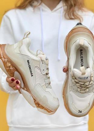 Кроссовки triple s clear sole cream gold5 фото