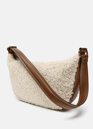 Zara сумка с плечевым ремнем из искусственной овчины3 фото