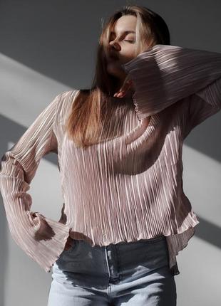 Ніжна плісерована блуза з красивою спинкою на зав'язках10 фото