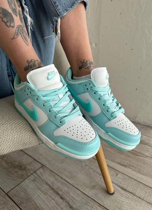 Nike Essential Tætsiddende joggingbukser i beige fleece turquoise/white