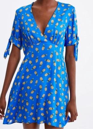 Платтячко з ананасами підрізне під грудьми розмір m