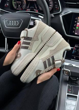 Женские кроссовки adidas originals forum 84 low beige brown адидас форум низкие10 фото