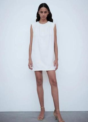 Короткое белое платье zara. белое летнее платье s1 фото