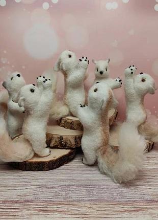 Игрушки белки. белочка. новогодний декор, сувенир, подарок. белки игрушки валяные
