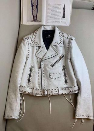 Женская белая куртка косуха maison bohemique