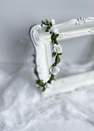 Белый венок с розами для первого причастия и невесте.9 фото