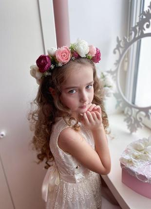 Венок из пиона малиново-персиковыми,кремовыми.венок из пиона малиново-персиковый, кремовыми.