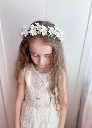 Білий вінок для першого причастя і нареченій.вінок з дрібними квітами