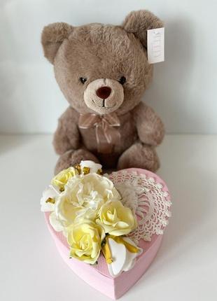 Медведь с коробкой 100 причин, по которой я тебя люблю.подарок девушке на валентина