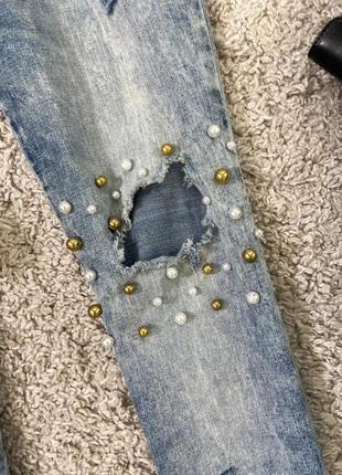 Актуальные джинсы скинни с декором No735max5 фото