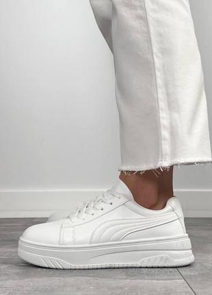 Білі базові жіночі кросівки кеди на потовщенній підошві
